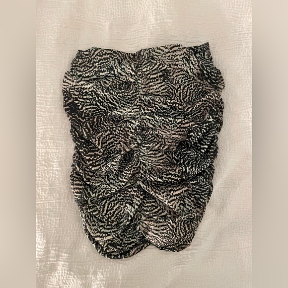 H&M Printed Ruched Form Fitting Slip On Mini Skirt - Picture 2 of 4